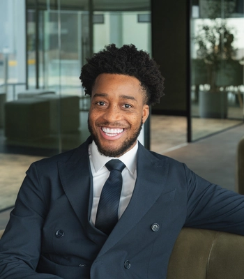 Aaron Pomeyie - haus & haus