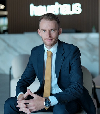 Ashley Adams - haus & haus