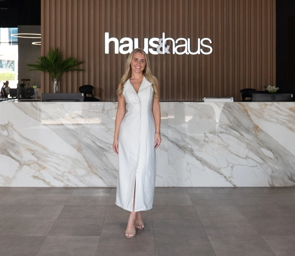 Izzy Bullas - haus & haus