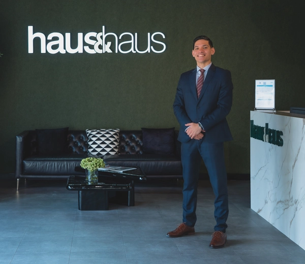 Jose Hernandez - haus & haus