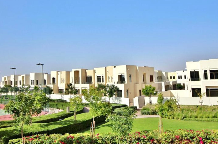 Pros and cons of living in Mira & Mira Oasis - haus & haus