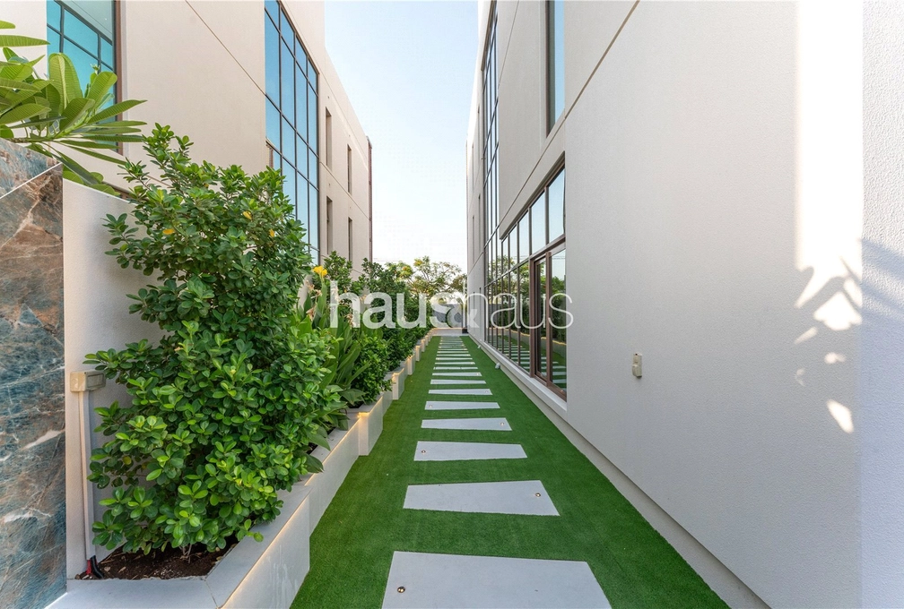 6 bedroom villa for sale - haus & haus