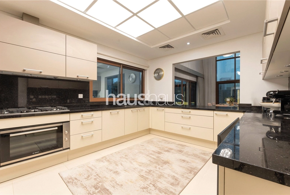 6 bedroom villa for sale - haus & haus