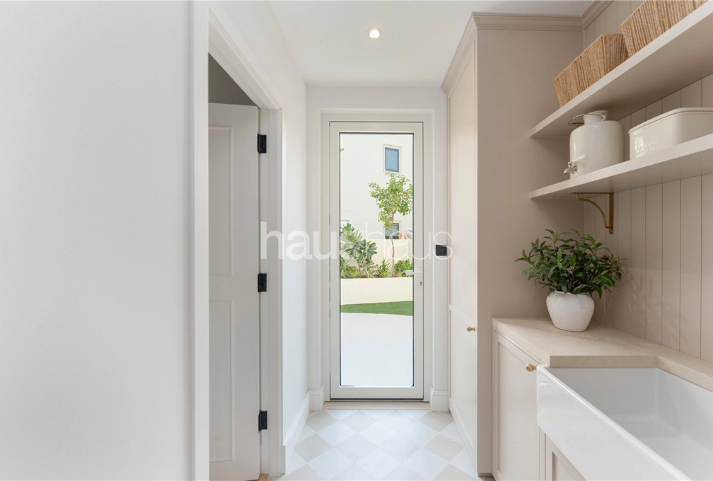 5 bedroom villa for sale - haus & haus