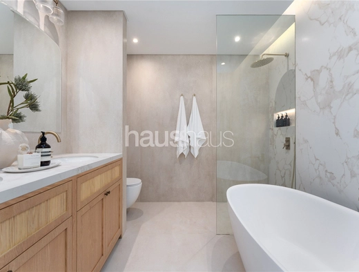 5 bedroom villa for sale - haus & haus