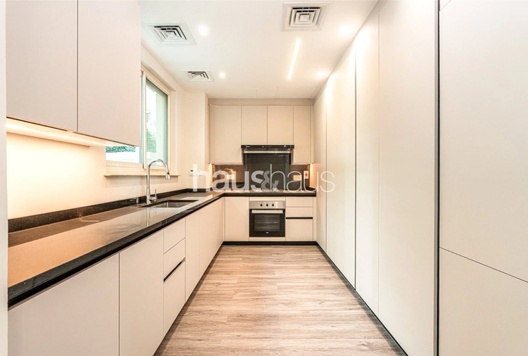 4 bedroom townhouse to rent - haus & haus