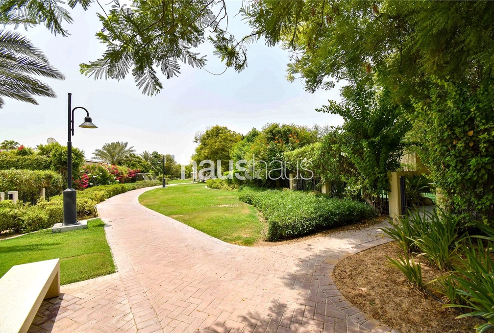 4 bedroom villa for sale - haus & haus