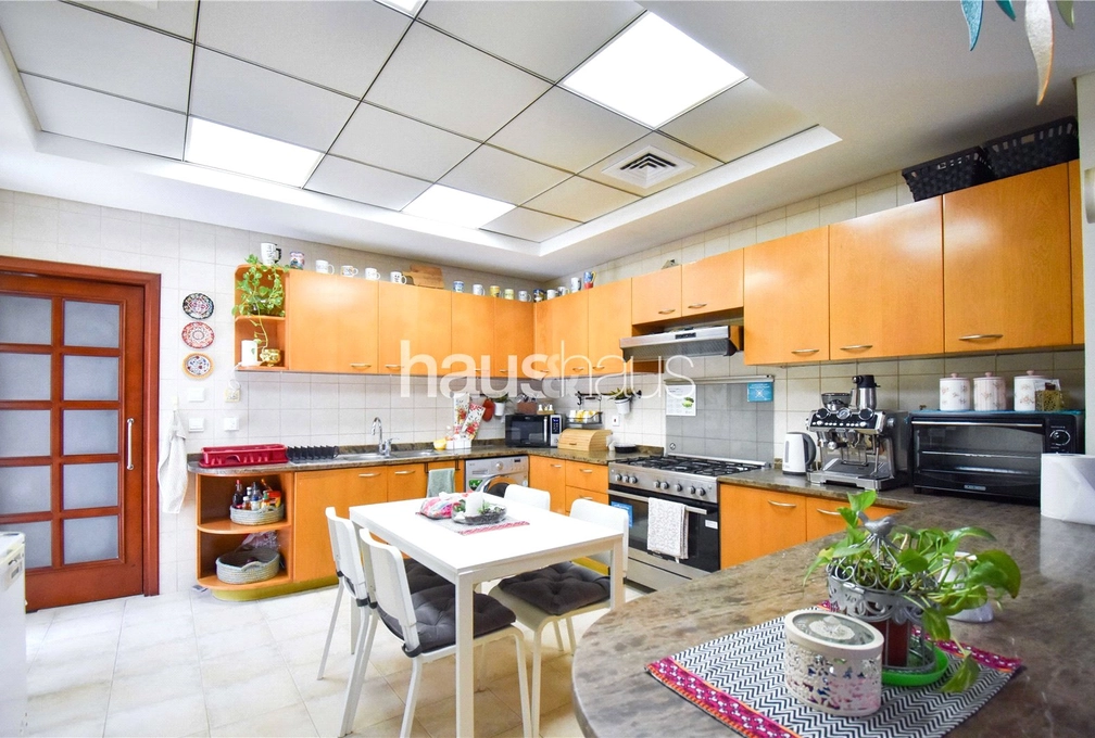 4 bedroom villa for sale - haus & haus