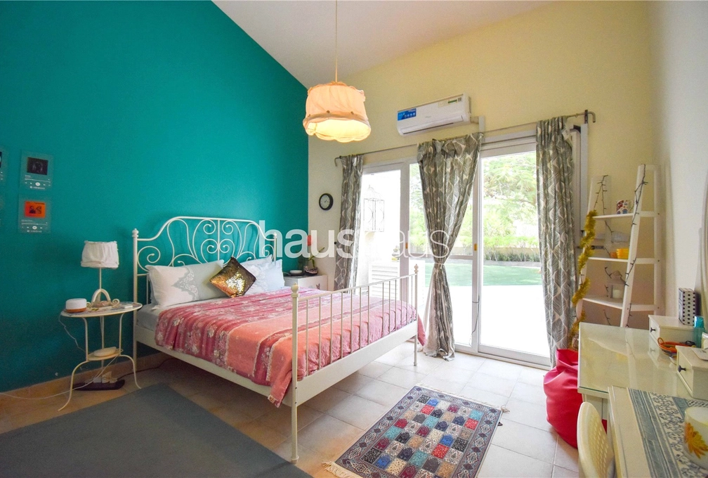 4 bedroom villa for sale - haus & haus