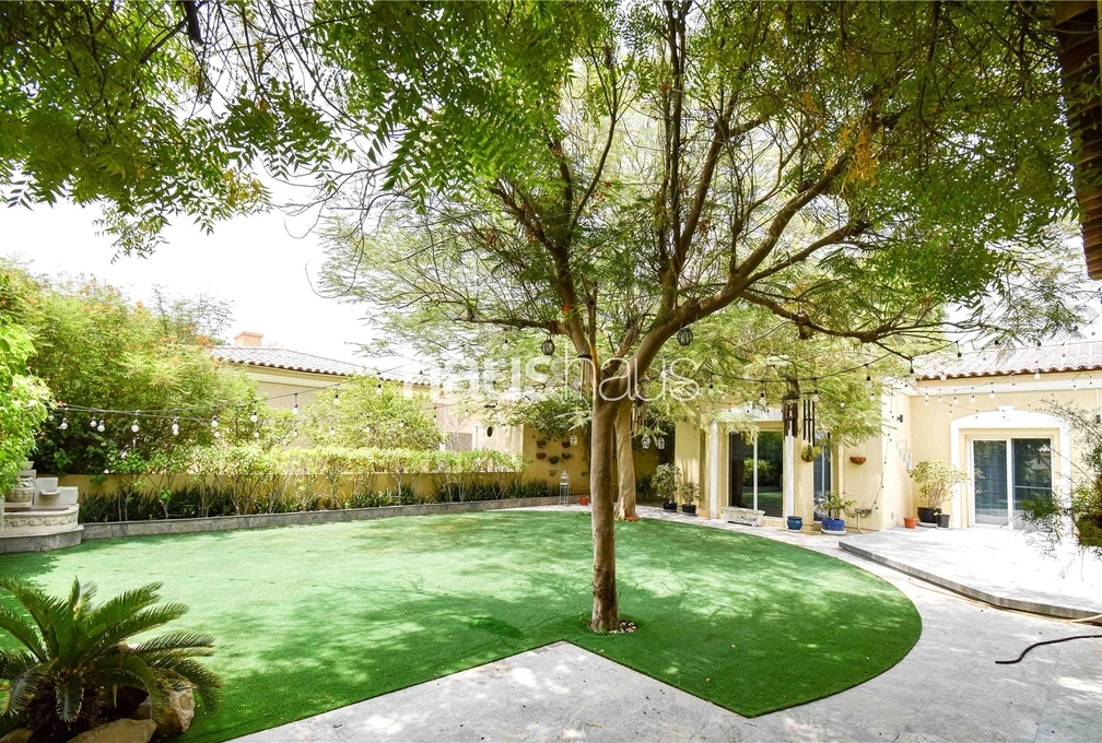 4 bedroom villa for sale - haus & haus