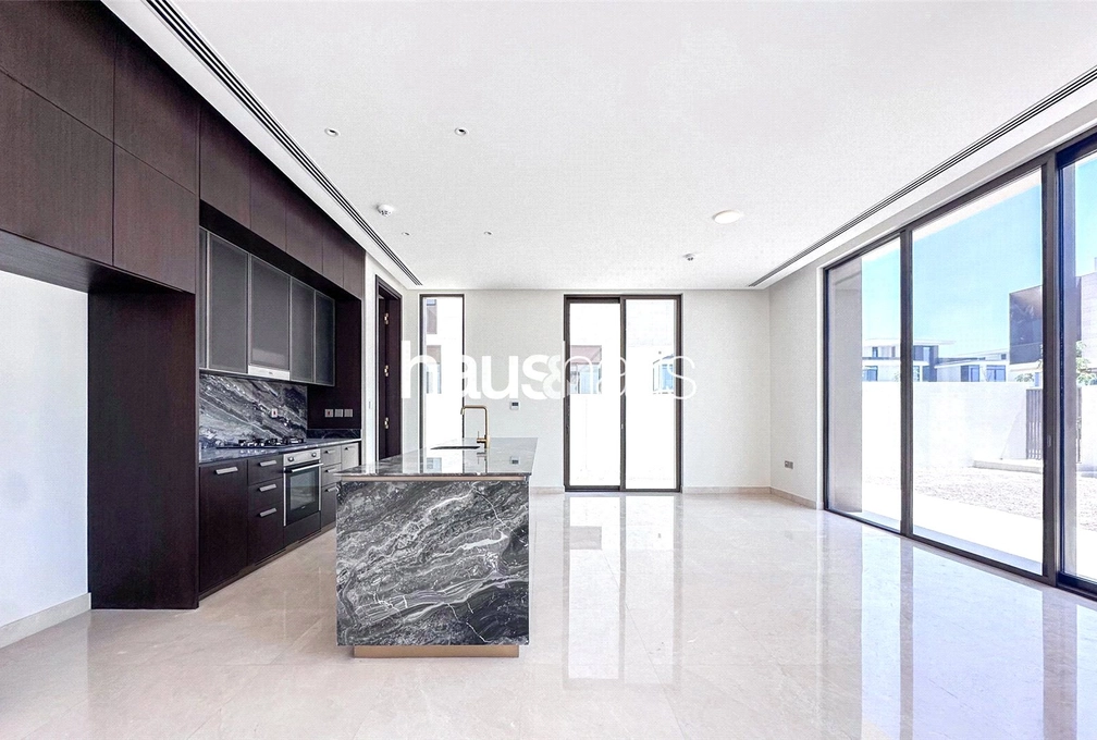5 bedroom villa for sale - haus & haus