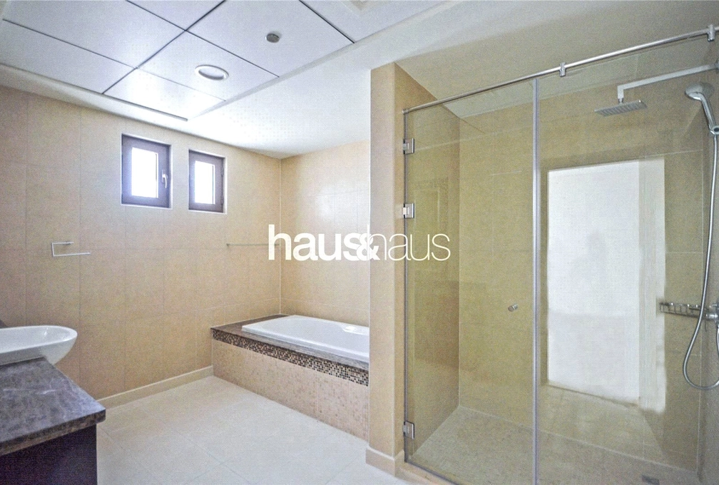 5 bedroom villa for sale - haus & haus