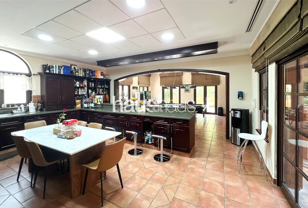 6 bedroom villa for sale - haus & haus