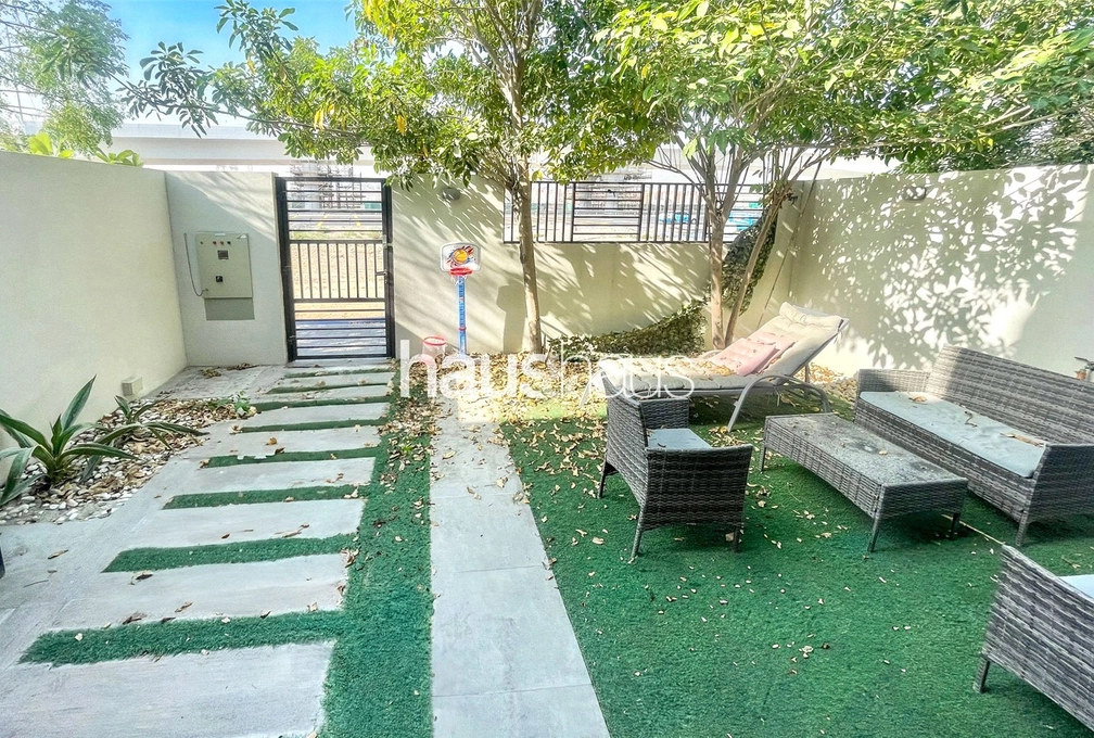 4 bedroom villa to rent - haus & haus