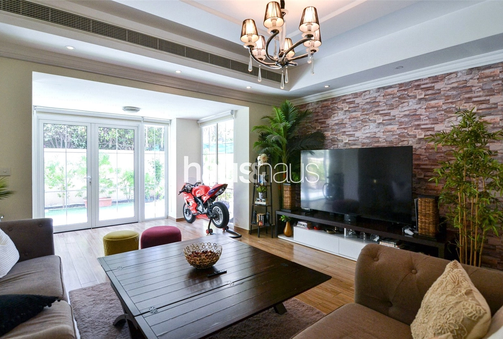 5 bedroom villa for sale - haus & haus