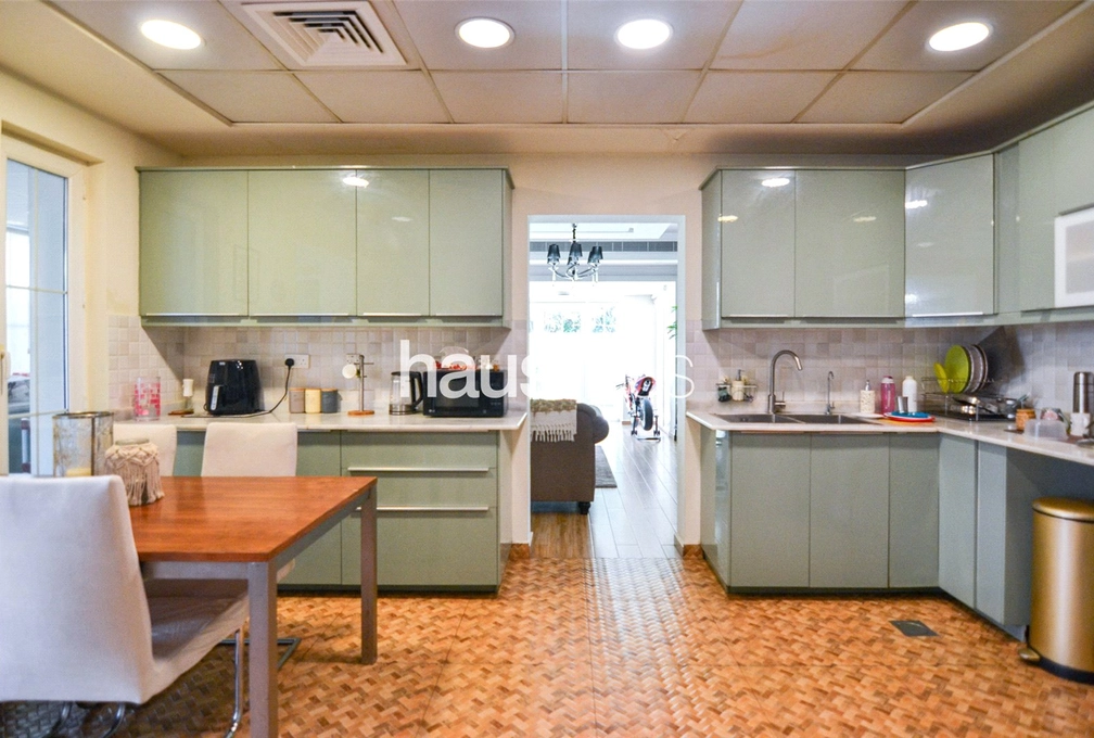 5 bedroom villa for sale - haus & haus