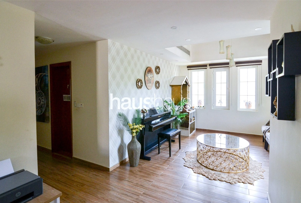 5 bedroom villa for sale - haus & haus