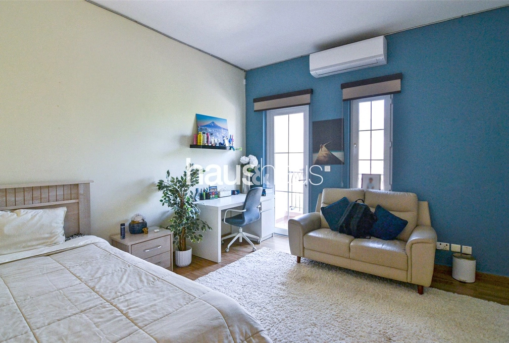 5 bedroom villa for sale - haus & haus