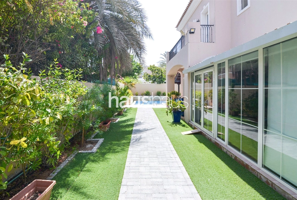 5 bedroom villa for sale - haus & haus