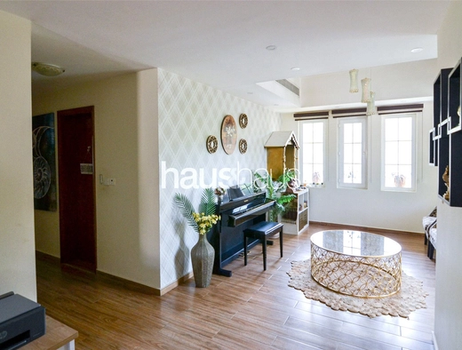 5 bedroom villa for sale - haus & haus