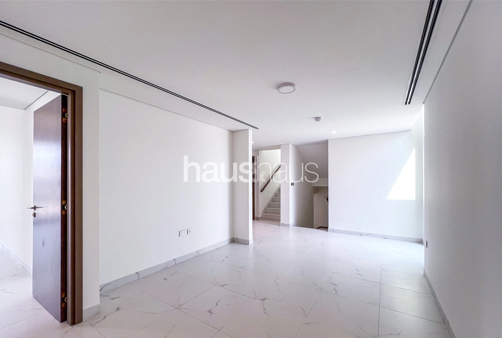 5 bedroom villa for sale - haus & haus