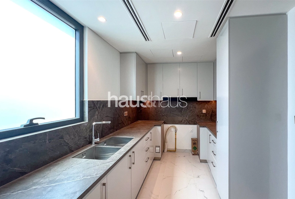 5 bedroom villa for sale - haus & haus