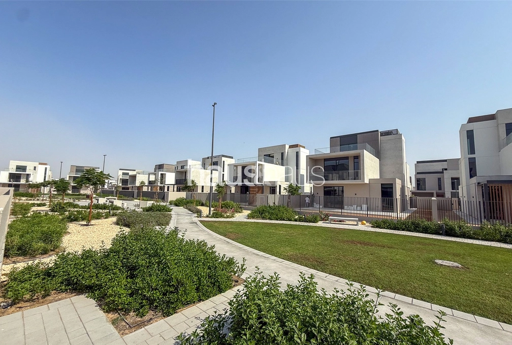 5 bedroom villa for sale - haus & haus