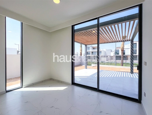 5 bedroom villa for sale - haus & haus