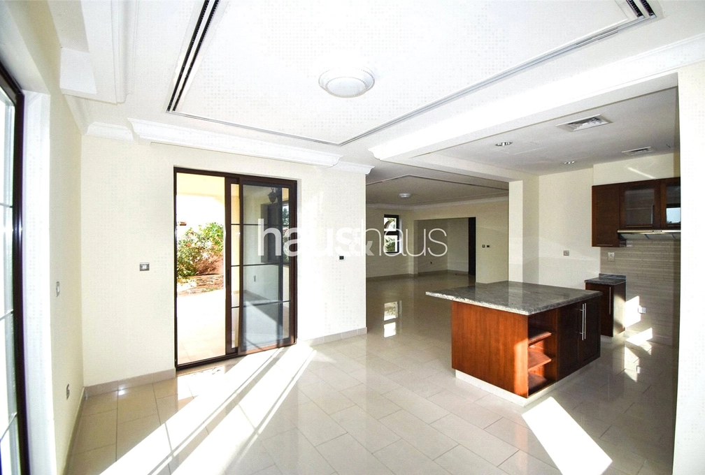 4 bedroom villa for sale - haus & haus