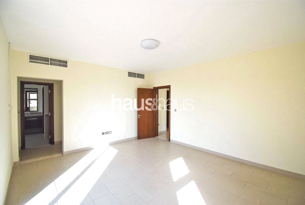 4 bedroom villa for sale - haus & haus