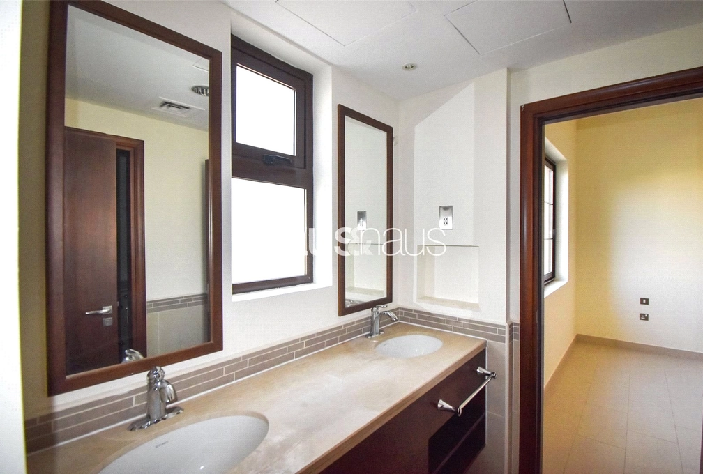 4 bedroom villa for sale - haus & haus