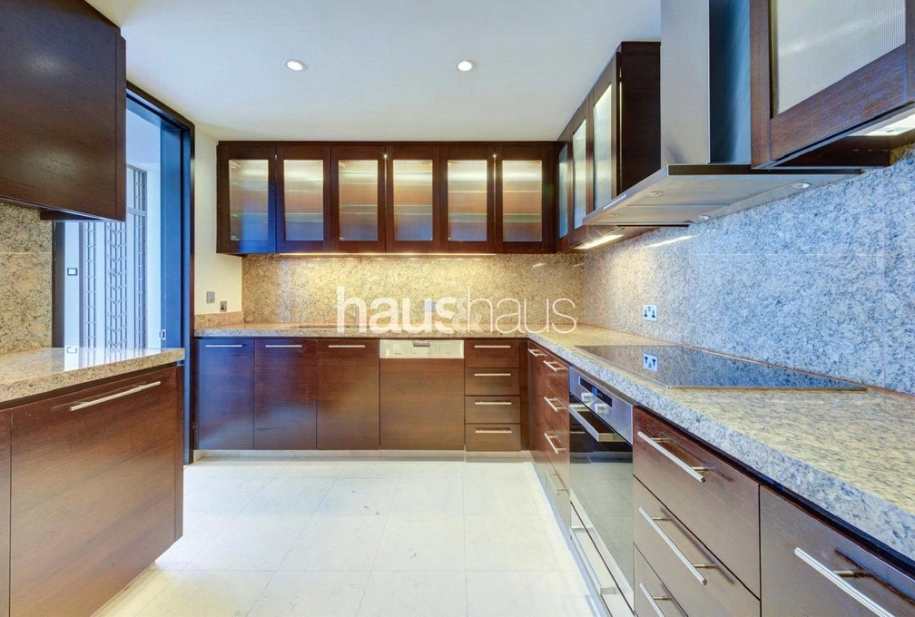 4 bedroom apartment for sale - haus & haus