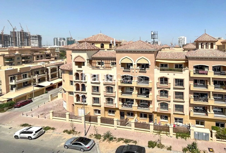 1 bedroom apartment for sale - haus & haus