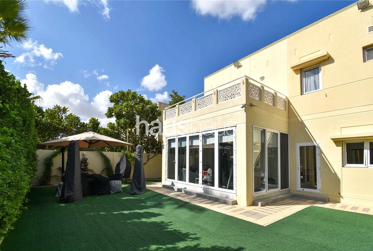 4 bedroom villa for sale - haus & haus