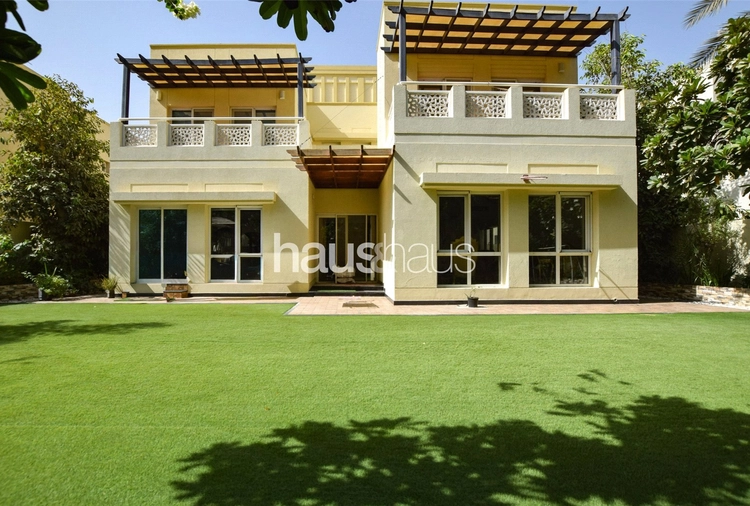 4 bedroom villa for sale - haus & haus