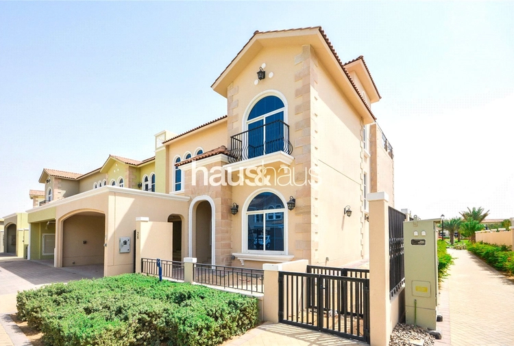 5 bedroom townhouse for sale - haus & haus