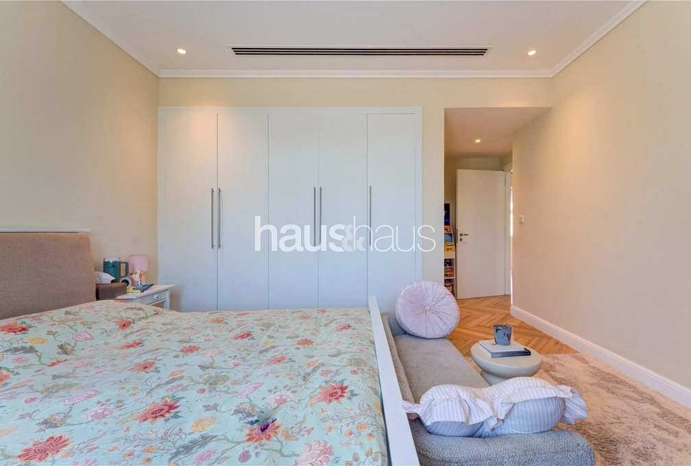 4 bedroom villa for sale - haus & haus