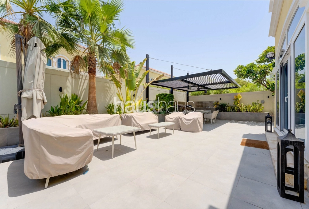 4 bedroom villa for sale - haus & haus