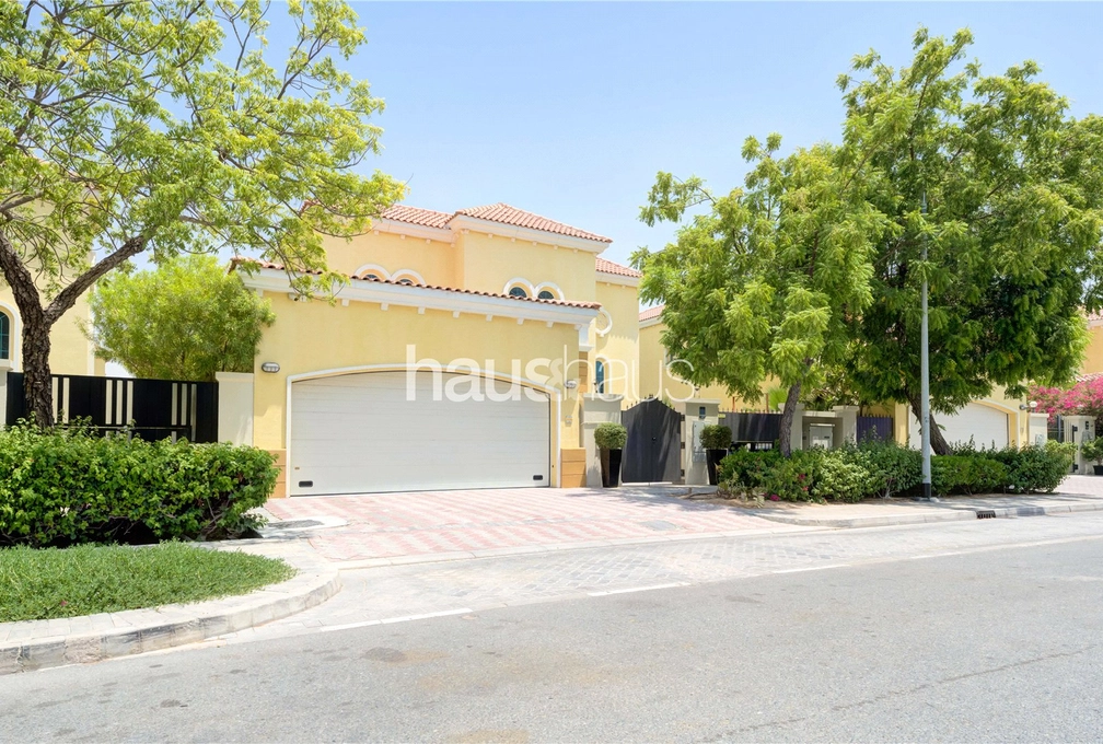 4 bedroom villa for sale - haus & haus