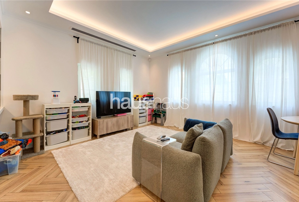 4 bedroom villa for sale - haus & haus