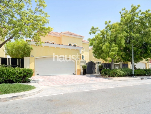 4 bedroom villa for sale - haus & haus