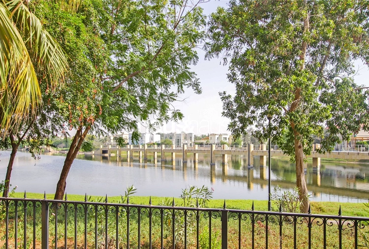 4 bedroom villa for sale - haus & haus