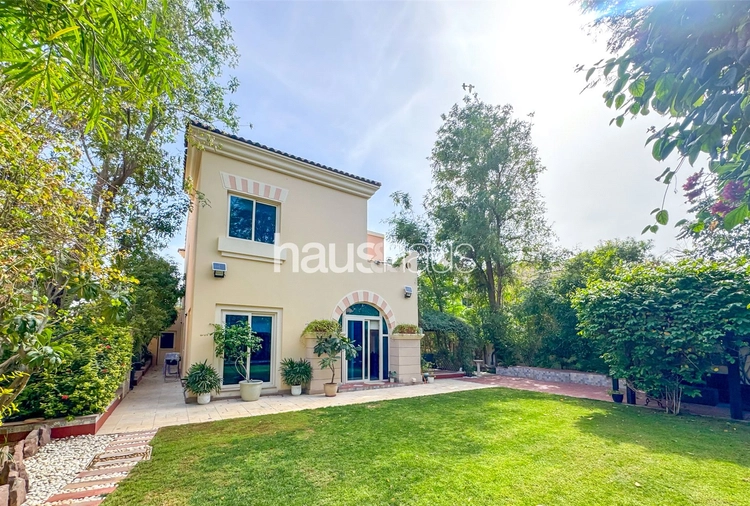 4 bedroom villa for sale - haus & haus
