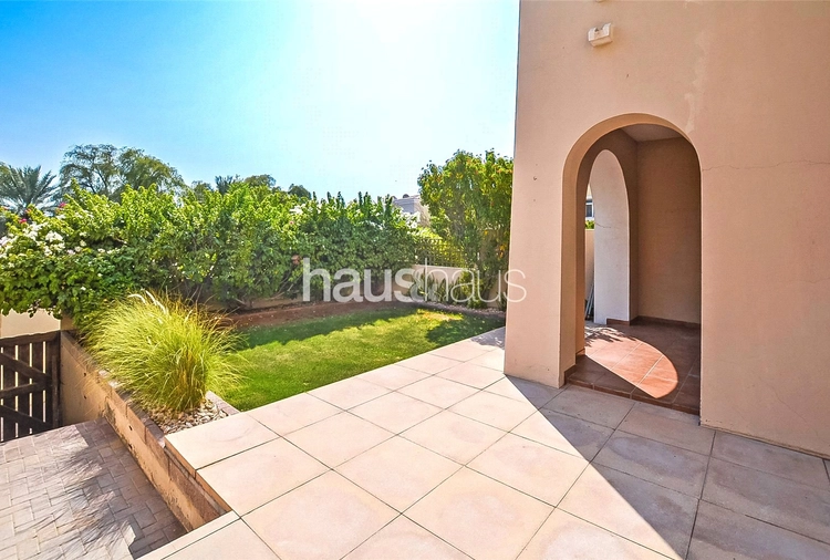 4 bedroom villa to rent - haus & haus