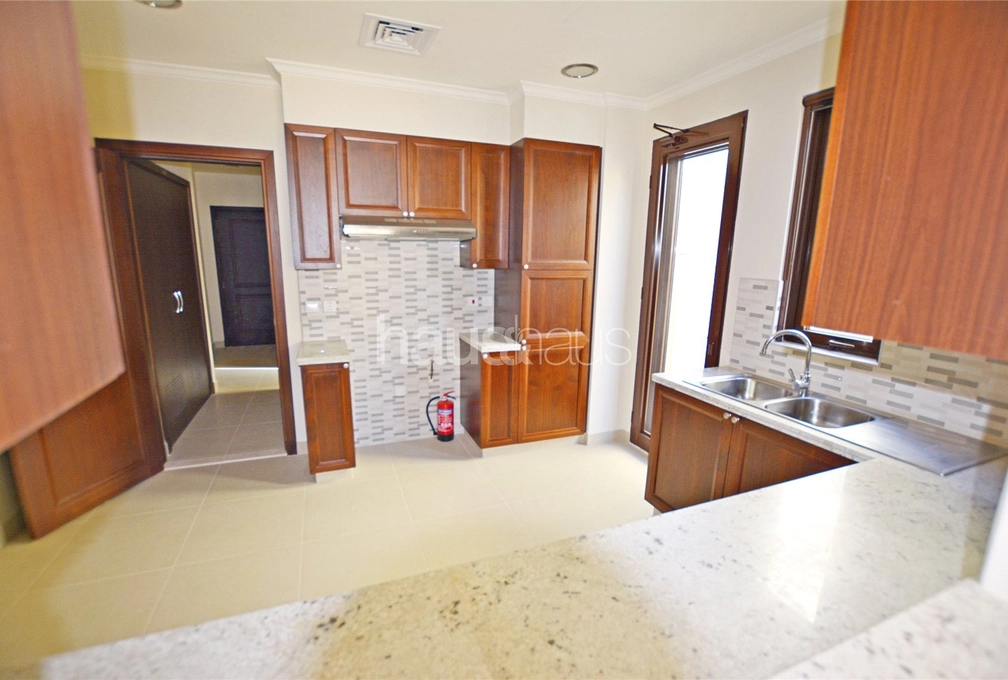 5 bedroom villa to rent - haus & haus