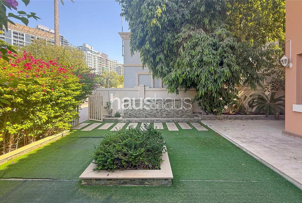 5 bedroom villa to rent - haus & haus