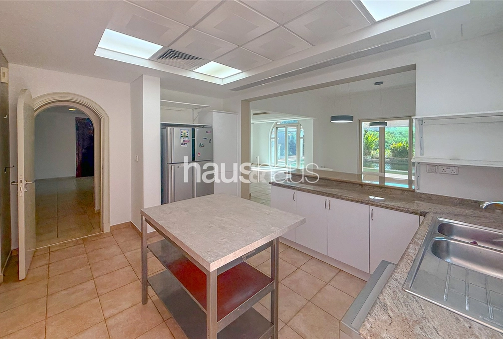 5 bedroom villa to rent - haus & haus