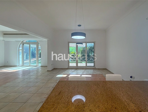 5 bedroom villa to rent - haus & haus