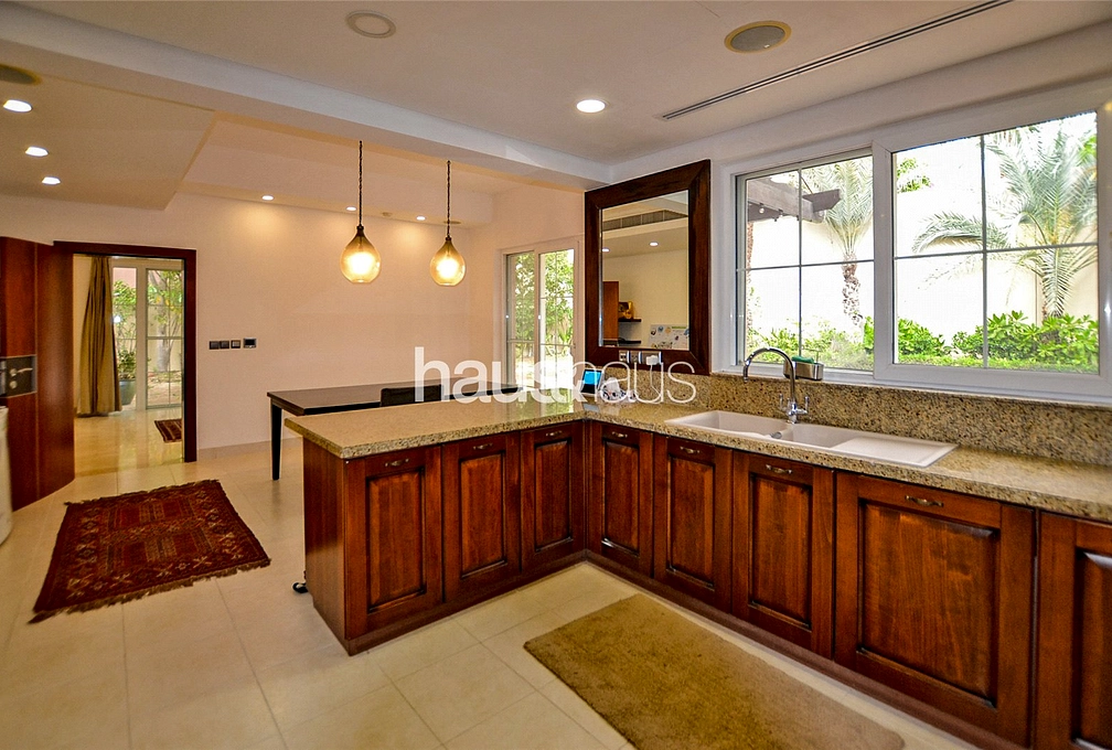 4 bedroom villa to rent - haus & haus