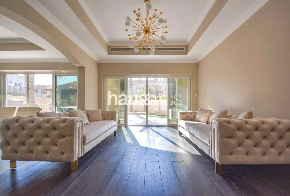 5 bedroom villa for sale - haus & haus